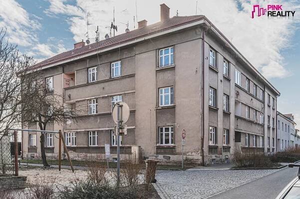Prodej bytu 1+1 65 m², Denisovo náměstí, Hradec Králové - Kukleny