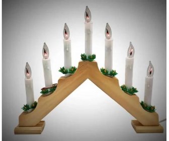 Vánoční dřevěný svícen ve tvaru pyramidy, přírodní barva, 7 svíček plamen