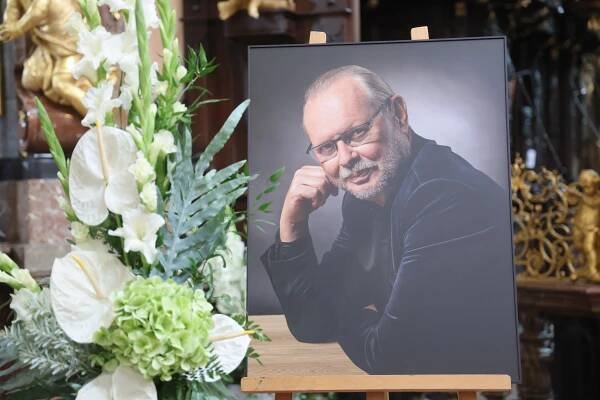 Obrazem: Lidé se loučili s Vašo Patejdlem