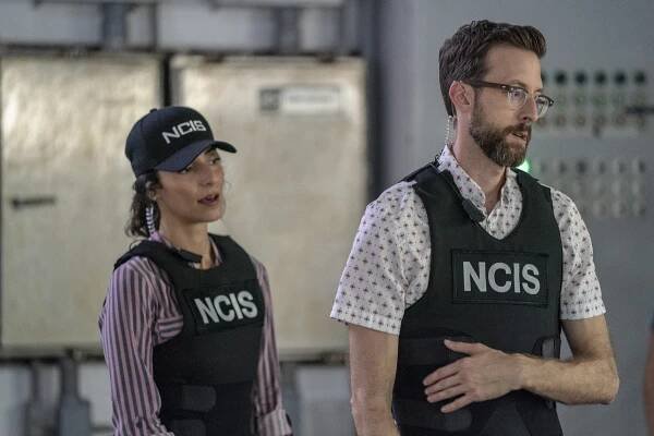 Námořní vyšetřovací služba: New Orleans - Odkaz - Z filmu - Necar Zadegan, Rob Kerkovich
