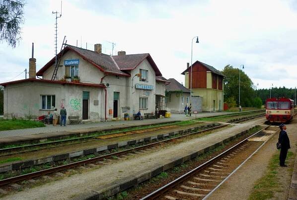 Soubor:Nádraží ve Studenci 05.10.2011 - (01).JPG – Wikipedie