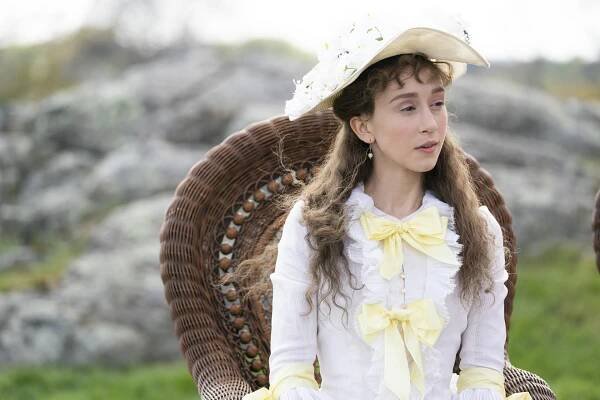 Pozlacený věk - V závětří Newportu - Z filmu - Taissa Farmiga