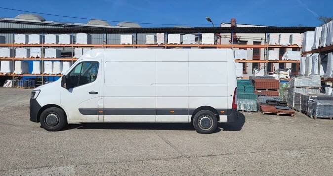 Renault Master skříňová – Furgon – Půjčovna Dodávek XXL