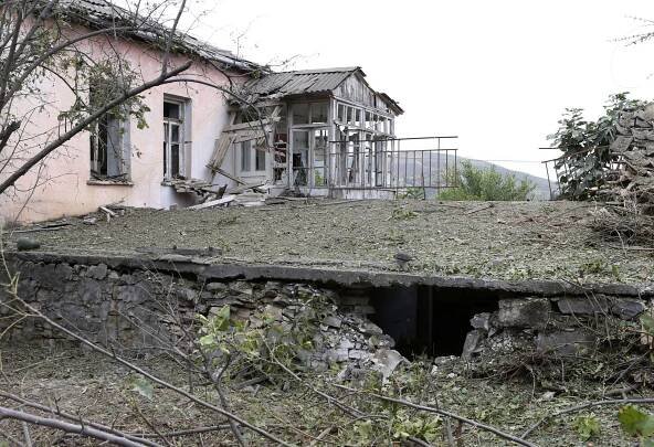 Obrázky z bojů o Náhorní Karabach: Mladí branci odjíždějí, občané darují krev