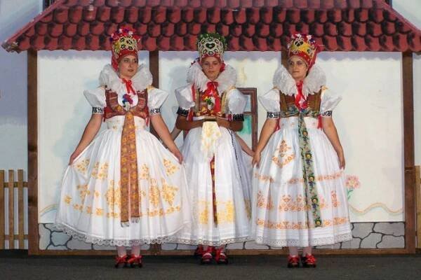 O souboru - Folklorní soubor HANAČKA