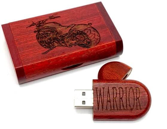 USB Flashdisk 16GB - tmavý s gravírováním