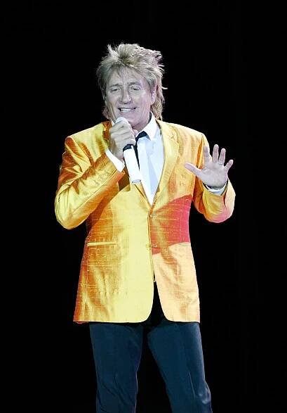 Rod Stewart zahraje poprvé v Česku, svým chraplákem rozezní O2 arenu v listopadu