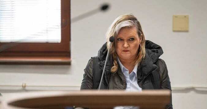 Soud zprostil Peterkovou obžaloby z šíření poplašné zprávy. Tvrdila, že po nástupu Pavla bude válečný stav