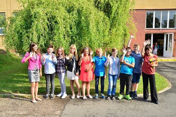 Fotogalerie - Rozloučení s "páťáky" ZŠ - 2018 | Obec Červené Janovice oficiální stránky obce