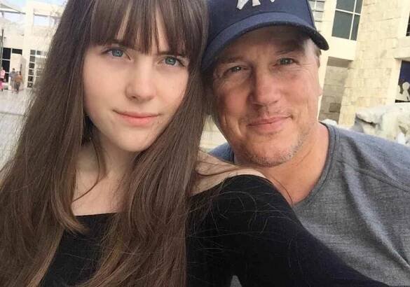Lochlyn Munro Biography, Age, Height, Weight, Wife - mrDustBin