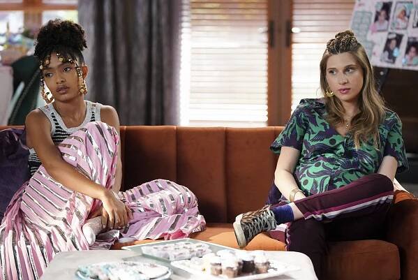 Grown-ish - Instinkt - Z filmu - Yara Shahidi, Emily Arlook