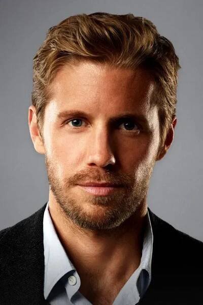 Matt Barr herec