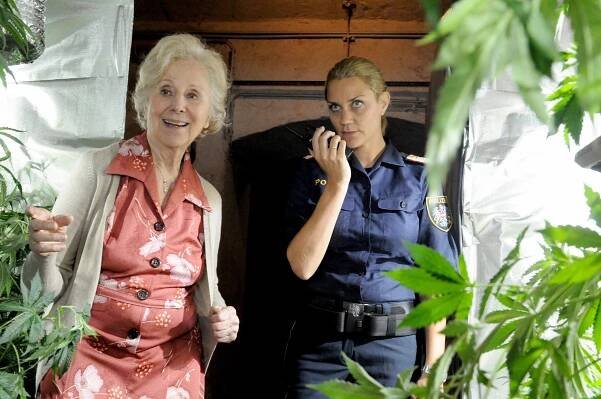 Bibiana Zeller, Kristina Bangert - CopStories - Oh Gott! - Z filmu