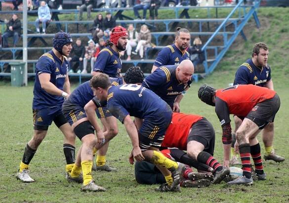 Krátké sportovní zprávy: Ragbisté dostali na frak, endurák Kalný zářil v Německu