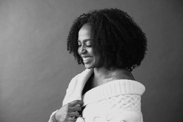 Jerrika Hinton Biography, Age, Pictures, Height, Weight, Youtube, Instagram, Career, Net Worth, Family, and More 21