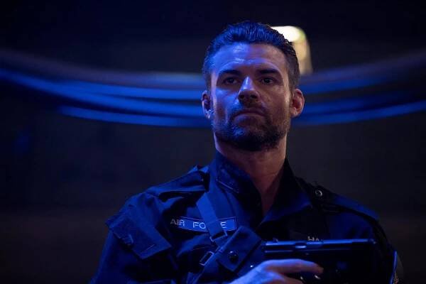 Daniel Gillies - Okupace Země: Rainfall - Z filmu