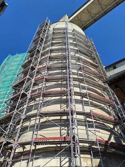 Speciální lešení do kruhu pro sanaci sil - Cementárna Holcim, Čížkovice | K2 Lešení, s.r.o.