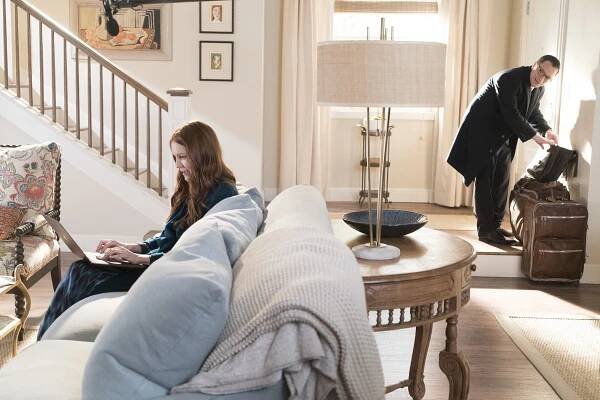 Skandál - Air Force Two - Z filmu - Darby Stanchfield, Joshua Malina