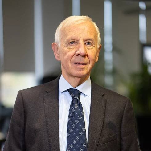 Peter Jones