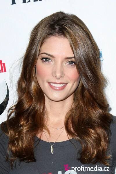 Ashley Greene - celebrity účes - HappyHair