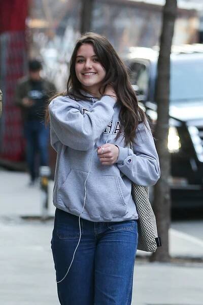 FOTO: Suri Cruise má již šestnáct let. – stránka 29
