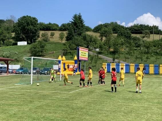 Při oslavách založení Sportovního Klubu v Horní Lhotě vítězily pouze domácí týmy