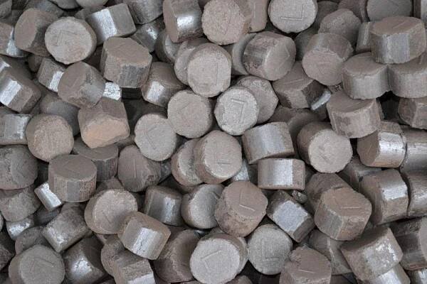 Brikety Rekord 2" množst. sleva 780,-/q - Paliva Čermák