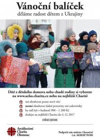 Čeští dárci mohou chystat Vánoční balíčky. Přes Charitu letos obdarují 341 dětí z Ukrajiny