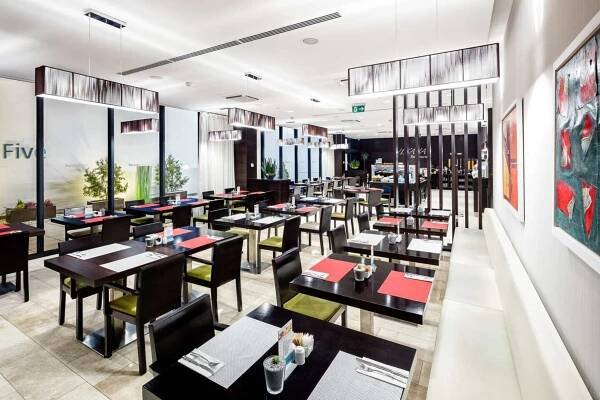 Hotel Occidental Praha Five 4*,