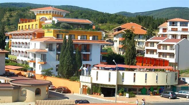 Zájezdy Šlágr dovolená - Hotel Kiparisite - Dotované pobyty 50+ - Bulharsko - Burgas - Slunečné Pobřeží