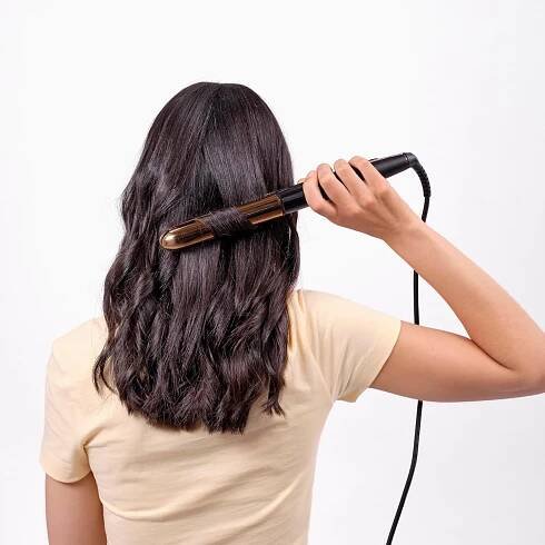 ŽEHLIČKA NA VLASY BABYLISS STRAIGHT &CURL BRILLIANCE ST482E TITANOVÉ DESTIČKY 235°C Hlavní barva černá
