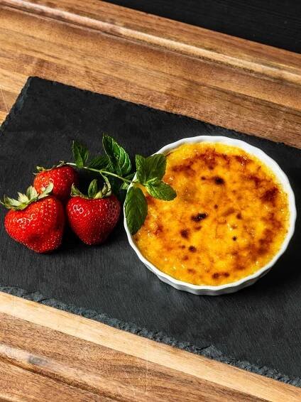 Umamiology-Creme-Brulee-Beautyshot7
