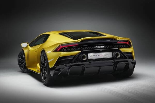 Chytněte býka pořádně za rohy – nové Lamborghini Huracán pouze s pohonem zadních kol bude divočejší a zábavnější