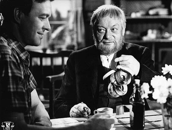 Esko Vettenranta, Aku Korhonen - Vieras mies - Z filmu