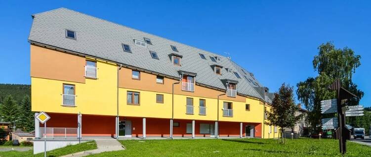Apartmán u Kostela - ubytování v moderně zařízeném apartmánu pro čtyři osoby v centru Deštné v Orlických horách. Vhodné