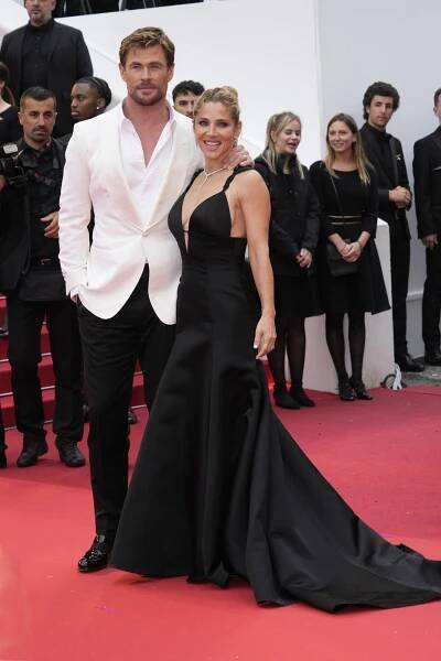 Cannes ovládly celebrity. Podívejte se na nejkrásnější modely ze zahájení