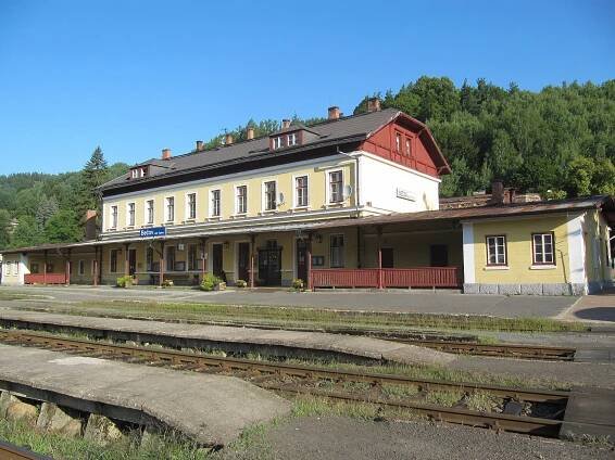Bečov nad Teplou (nádraží) – Wikipedie