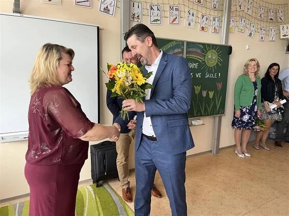 starosta Pavel Pacal s paní učitelkou