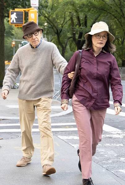 Woody Allen and Soon-Yi Previn walking in Central Park.