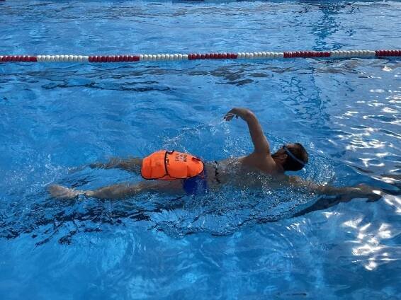 Plavecká bójka Swim Secure Tow Float Elite | Swimaholic.cz