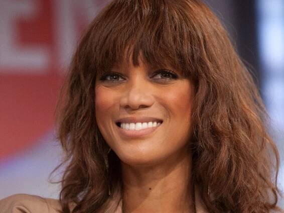 Modelka Tyra Banks radí, jak vypadat lépe na selfies a skupinových fotkách. Zkusíte to? - ČasProŽeny.cz