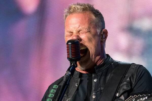James Hetfield pokorně tvrdí, že chce být v roce 2024 lepší člověk a přinášet radost