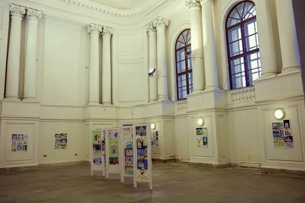 Výstava obrázků dětí na téma Muchův kraj