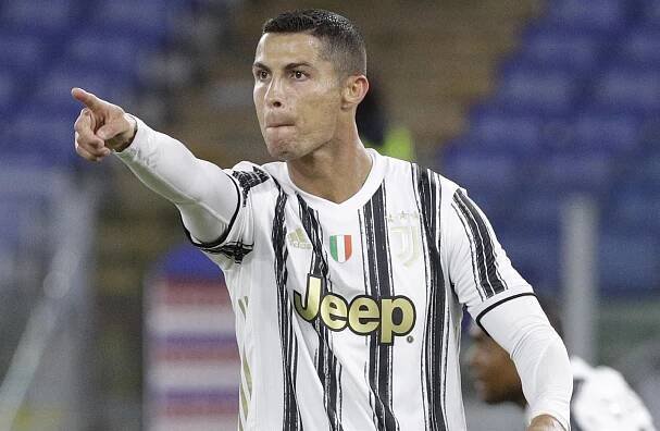 Ronaldo vystřílel oslabenému Juventusu remízu s AS Řím, Barák byl u výhry Verony nad Udine
