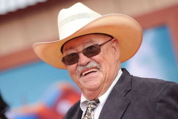 Barry Corbin