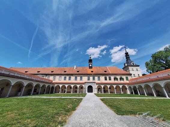 Základní škola Vranov nad Dyjí | Výlet do Uherčic - 19. 6. 2024