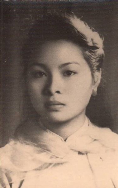 Hong Nhung Nechybová (1940)