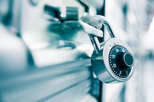 Storage unit lock