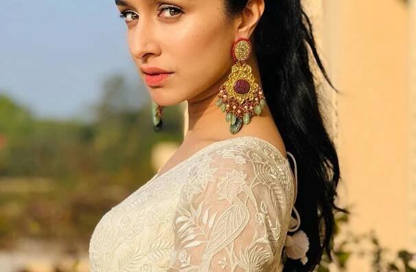 Dig Deep into the Personal Life of Shraddha Kapoor - Learn Forget