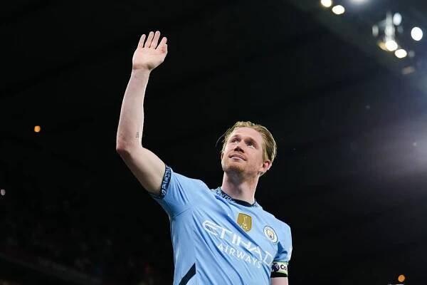 Manchester City gave Kevin De Bruyne a memorable send-off (Martin Rickett/PA)